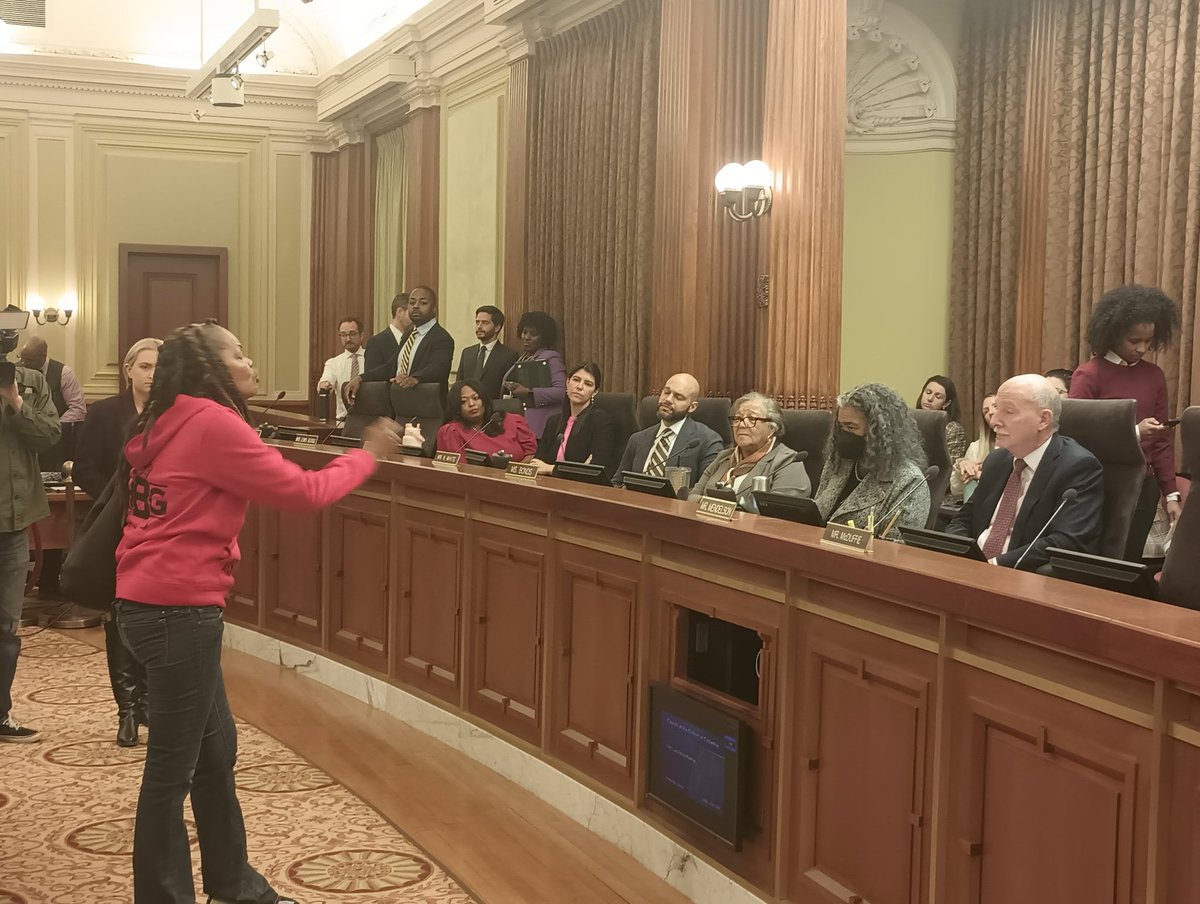At the end of today's leg meeting, Karen Brown, mother of the late Karon Hylton Brown, criticized CMs for what she called their lack of action against the <a href="/realDonaldTrump/">Donald J. Trump</a> pardon and <a href="/DCPoliceDept/">DC Police Department</a> reinstatement of T. Sutton and A. Zabavsky. 

More to come in <a href="/WashInformer/">Washington Informer</a>.