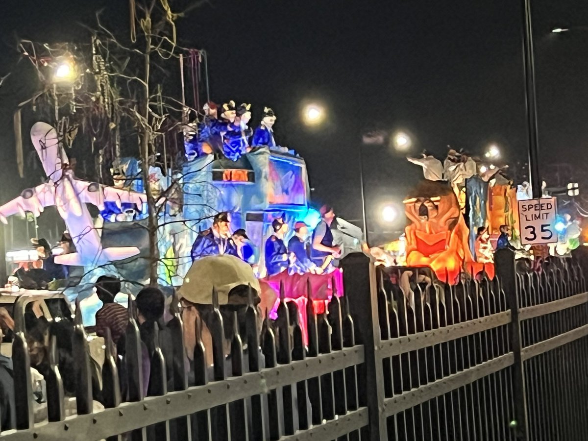 MPRSD's tweet image. Happy Mardi Gras from Dr Park and Dr Rebowe and The Park and Rebowe Clinic for Plastic Surgery