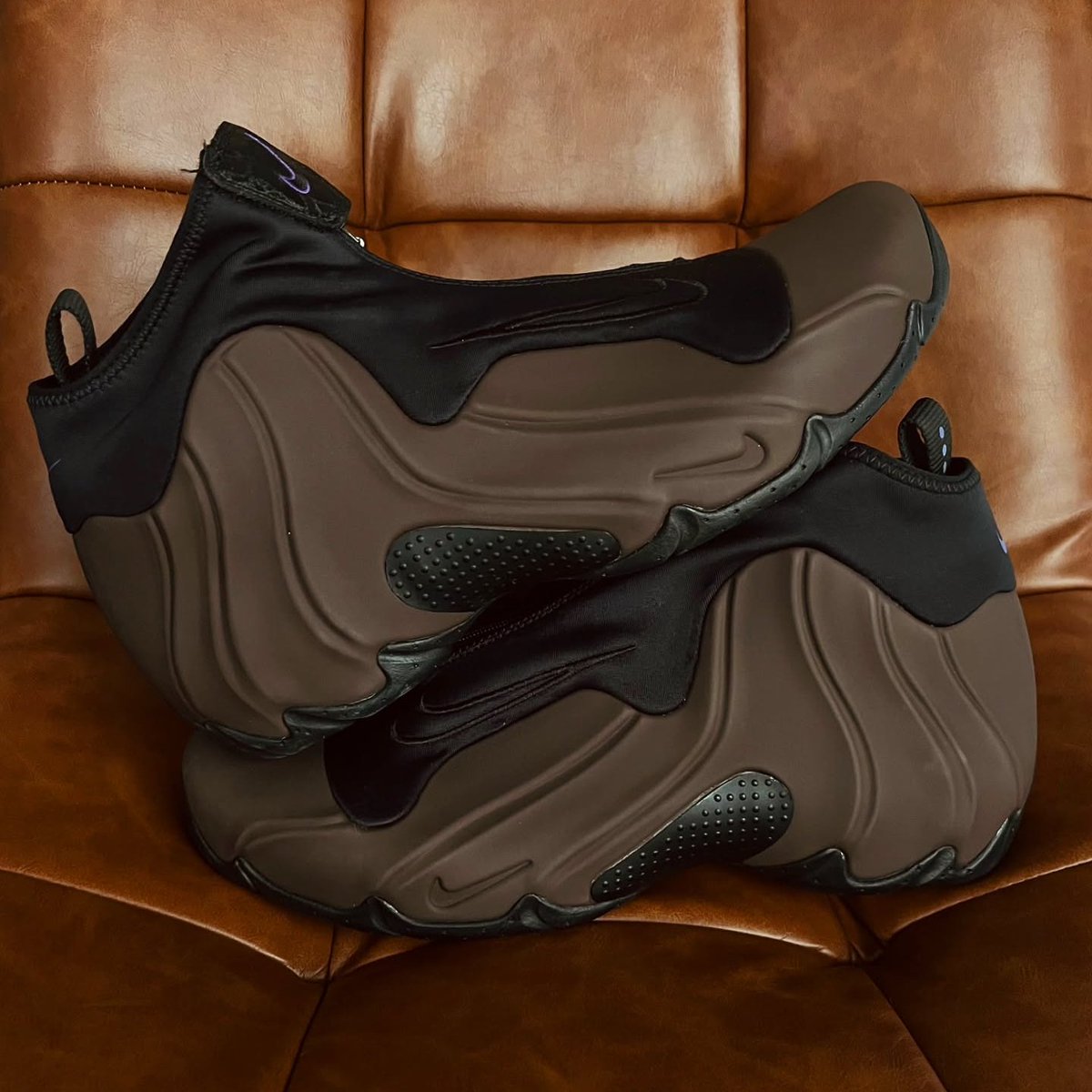 ModernNotoriety's tweet image. FIRST LOOK: Nike Air Flightposite "Baroque Brown" 🍫

🗓️ Fall 2025