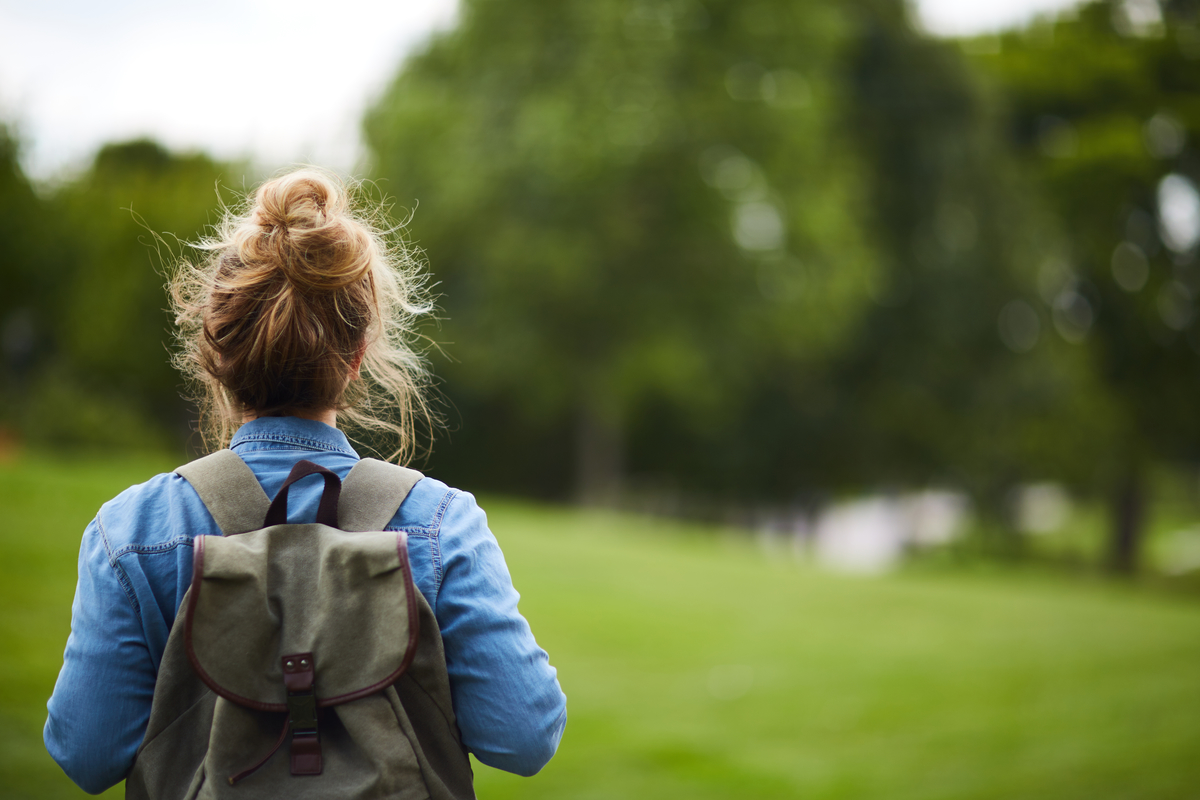 Why is it that our teens are more lonely than ever? And how can we come alongside them? Riley Greenwood shares 3 ways you can encourage your lonely teen. 

yourchurch.com/3-ways-to-help…