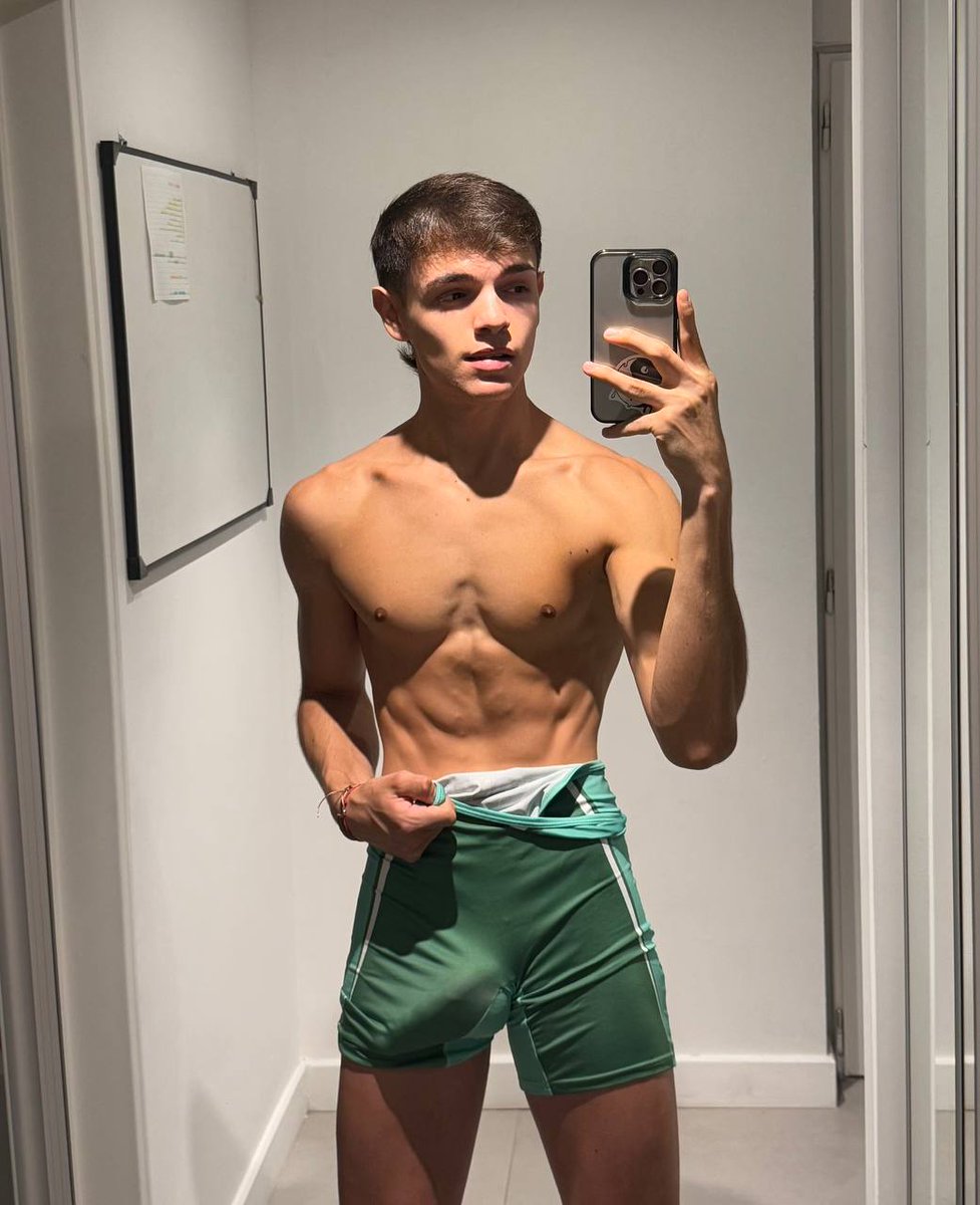 RT + FAV if you want to get naughty during a wrestling match with me 😮‍💨⚔️

🔥Sub now and let’s get horny together😏 Exclusive discount for my followers: Onlyfans.com/leo_boy18