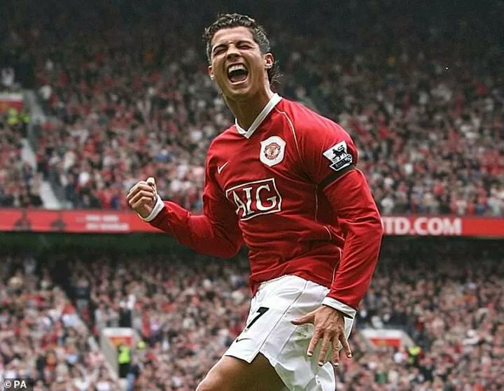 IndianMCStories's tweet photo. Do you remember those years when the UCL captivated us, beyond just CR7 and Messi? There was something special about it—something we grew up watching. Those late nights glued to the matches? Pure magic.
#ChampionsLeague #RealMadridAtleti #RealMadrid #Arsenal #PSV #Dortmund #Inter #LOSC #Feyenoord