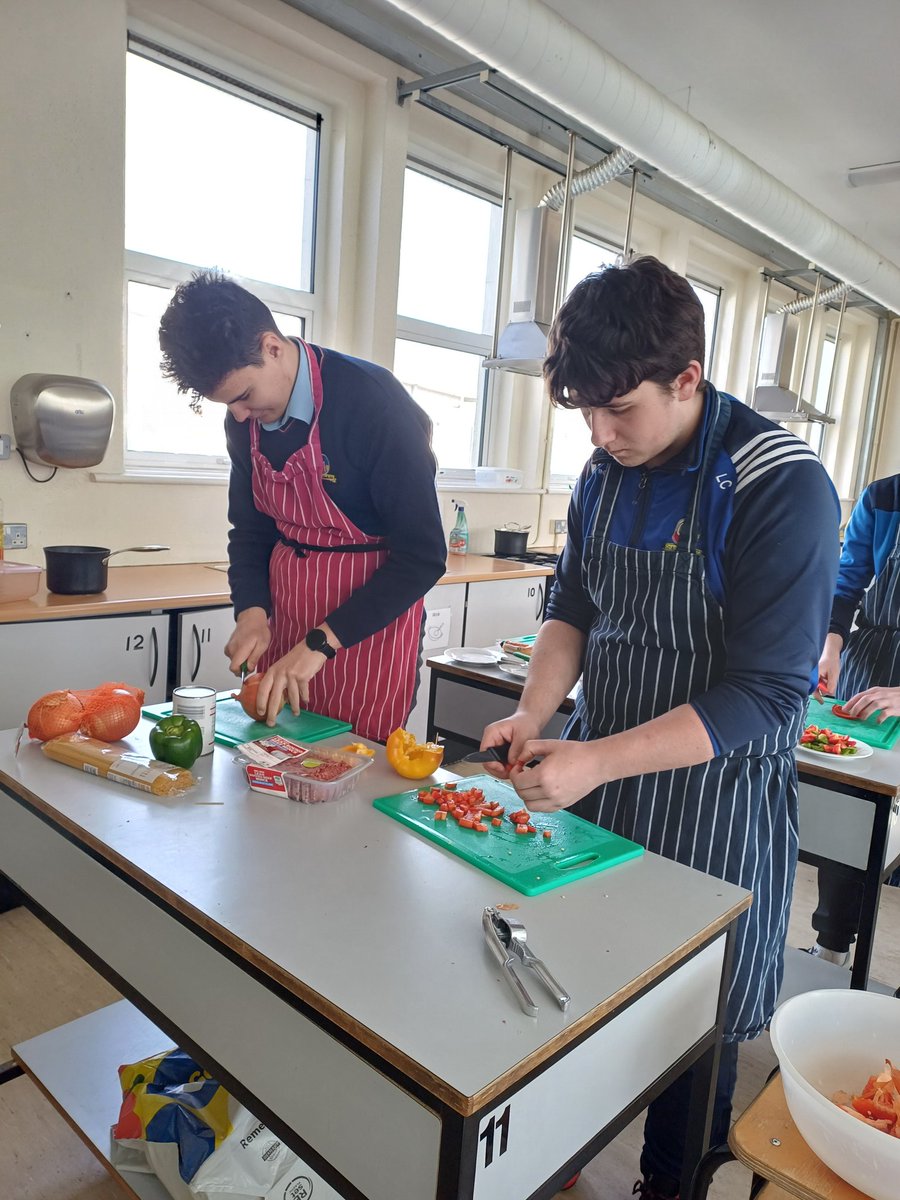 Colaiste Aindriu (@colaisteaindriu) on Twitter photo Chilli Con Carne and Spaghetti Bolognese were the order of the day in TY Home Economics class this morning. Some delicious aromas were emanating through the corridors.
#transitionyear
#homeeconomics
#SkillsForLife
#ExcellenceInEducation
<a href="/KCETB_Schools/">KCETB Schools</a> Chilli Con Carne and Spaghetti Bolognese were the order of the day in TY Home Economics class this morning. Some delicious aromas were emanating through the corridors.
#transitionyear
#homeeconomics
#SkillsForLife
#ExcellenceInEducation
<a href="/KCETB_Schools/">KCETB Schools</a>