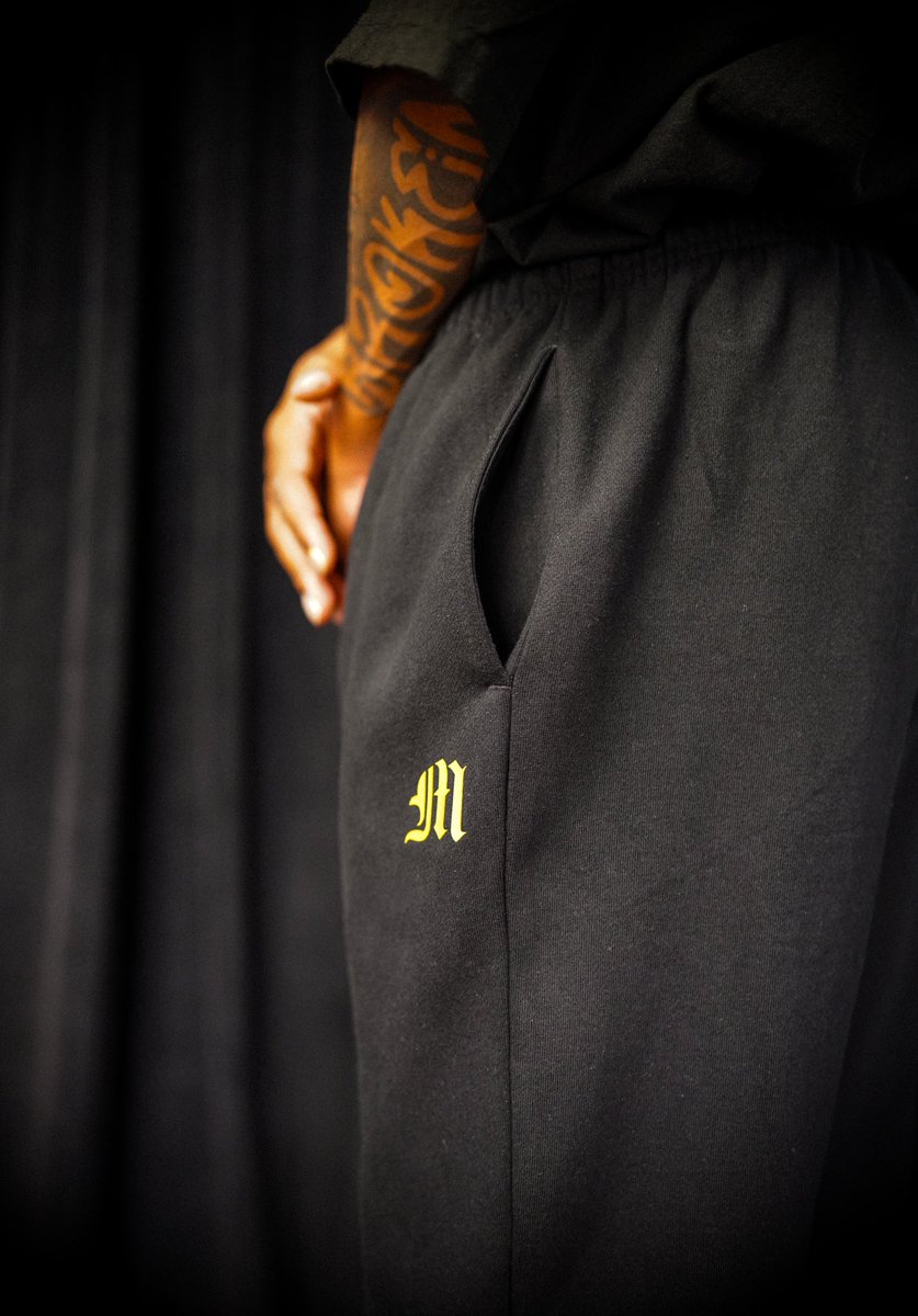 themagikmafia's tweet photo. Everyday classics in our special black &amp; gold collection 
https://t.co/hC0UxChn8C 

Deep black Luxury heavyweight brushed cotton.
Bold stitching with a fine cut and build for comfort.
Satin gold marvelous emblem 
Order true to size, Hoodie &amp; Pant. https://t.co/NJ6aFqPicy