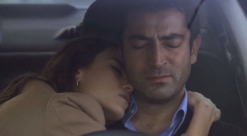 "Birini çok sevdiğinizde, o sizi çok üzse de onun yanında ağlamak istersiniz." (Ezel, 2009)