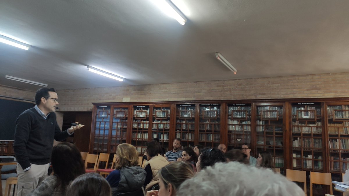 El claustro se vuelca en formación en proyectos con <a href="/juanjotb/">Juanjo de la Torre</a> Juanjo De la Torre Bellido
Comenzar con el interés y la motivación del alumno es indispensable para llegar al producto final.
#dejatever
#abp
<a href="/juanjotb/">Juanjo de la Torre</a>