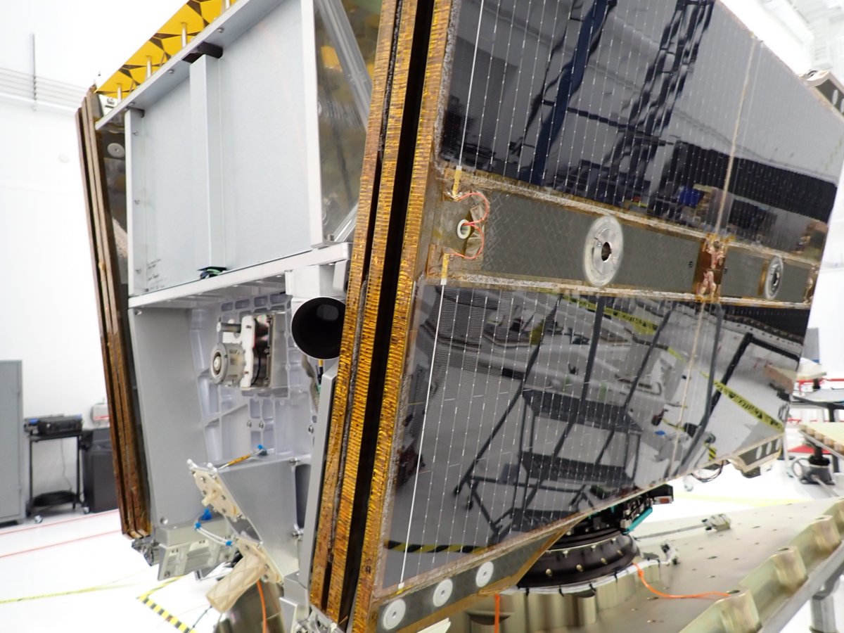 EarthFireAll's tweet image. The #FireSat protoflight, built by @MuonSpace, is ready for launch with SpaceX's Transporter-13 mission! This mission paves the way for our operational FireSat constellation, which will transform humanity's approach to #wildfire. Stay tuned for more updates as launch nears! ๐