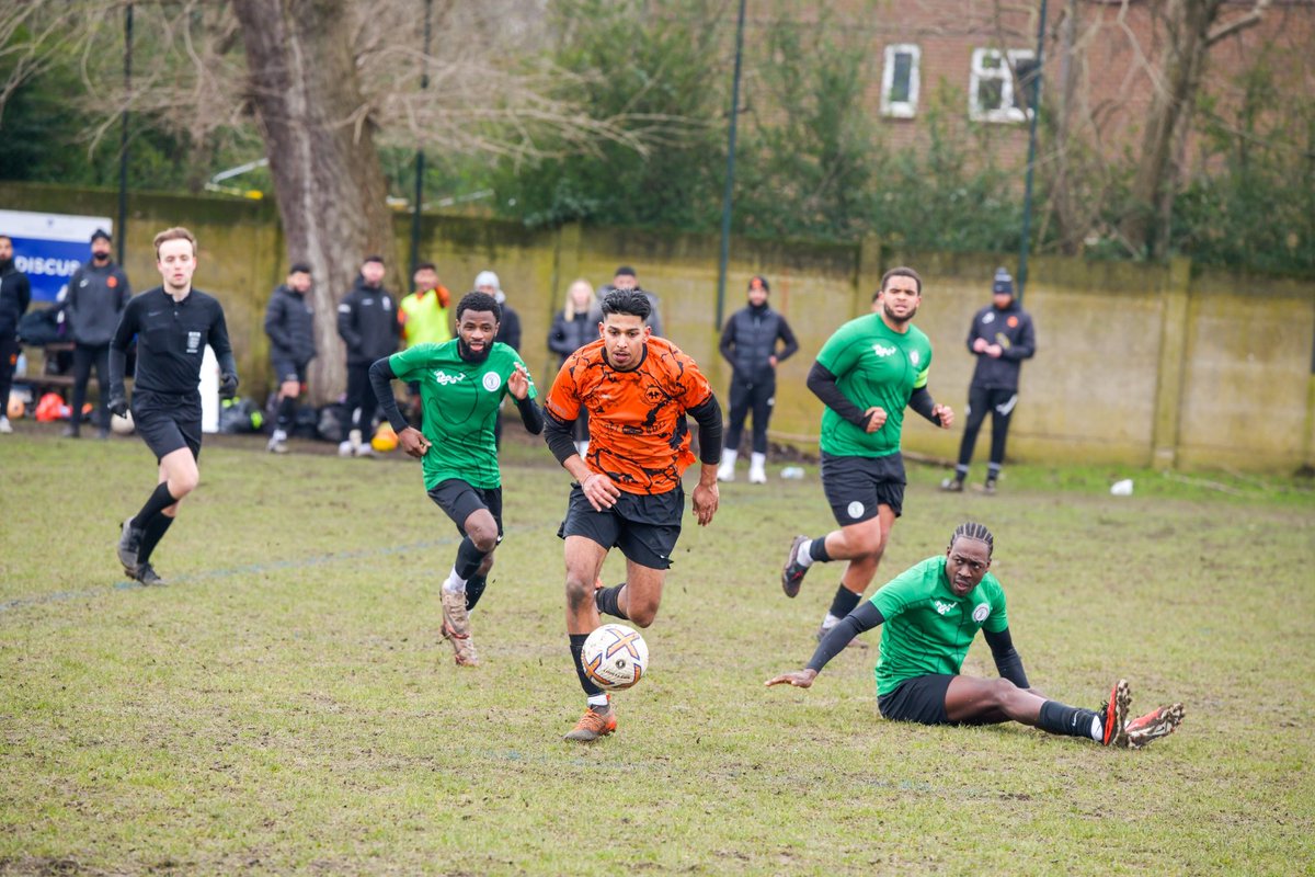 Big 3 weeks❗️

Starting off, the XIs head into semi final clash this upcoming Sunday against a strong @UxbAthletic side looking to make their first final in 3 seasons 🤞🏽 

The 1s semi final clash comes two weeks later against a well organised Club Assyria side who knocked us out