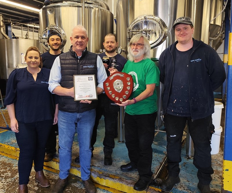 Andrew &amp; Ray of the #HBF25 crew, popped over to Blue Monkey Brewery, Giltbrook, to present their Team with the Spyke Golding Challenge Shield &amp; Certificate for winning the "Champion #Beer of #Nottinghamshire" 2025 competition with "Choca Mocha Stout". Well done to the Team. 👍🍻