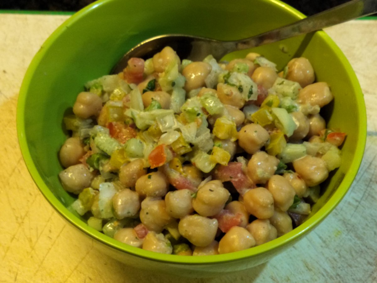 NarmadaAmu's tweet image. Health conscious me !! 🤞
#Salad 🥗 #ChickpeaSalad
Recipie from #Pintrest 😘