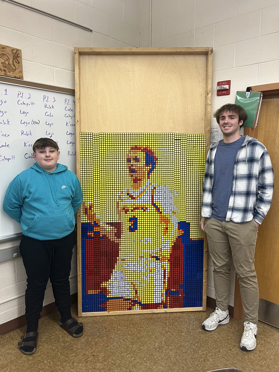 This is Bulldog pride…when students use their creativity to commend a high school boy’s basketball player on his talent and leadership prior to Friday night’s big game!  Lead us to a victory, Aidan Sallie! ♥️💛🏀