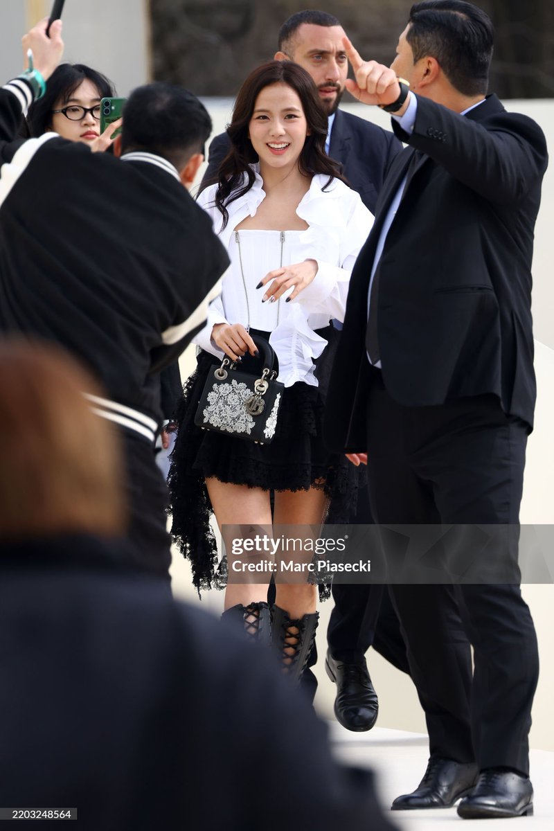 jisoo tweet media