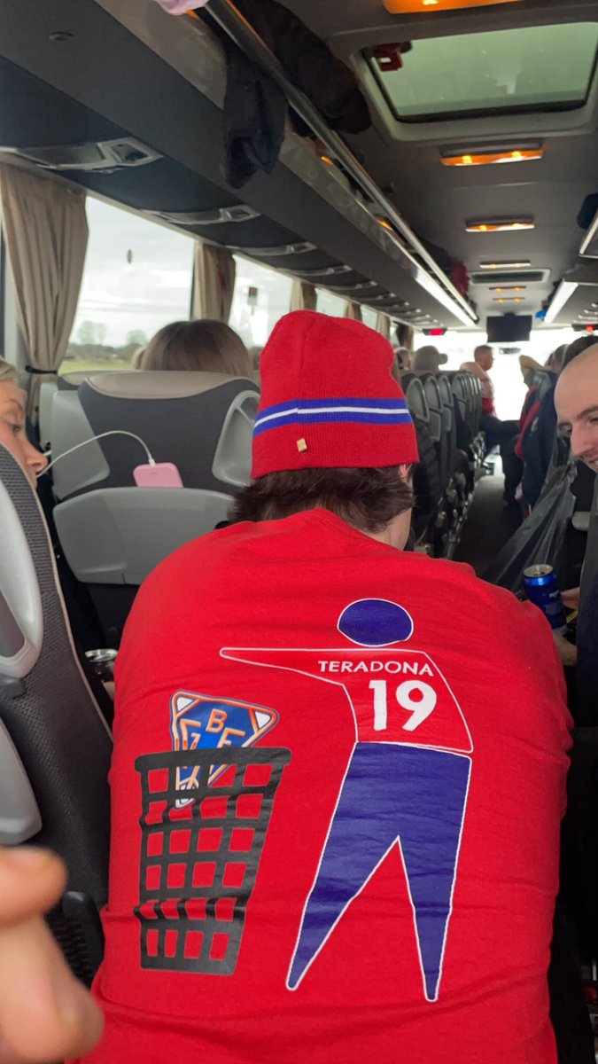 Pontusostlin's tweet photo. Bandy är som bäst i mars. https://t.co/uyYWAPGlf4