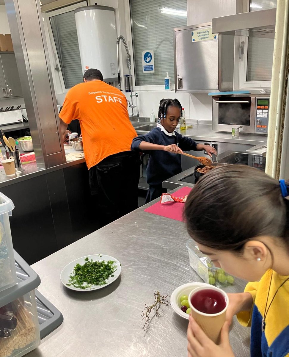 🧸 The Girl's Youth Club is becoming a big hit in our youth programme! Parents, don’t miss out on your child having fun with our stay and play, cooking, fitness, and outdoor activities. Hit the link in our bio for more info on age groups and how to register.