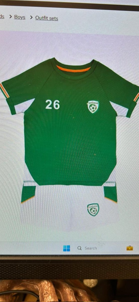 paddyodoras's tweet photo. @dunnesstores what's this partitionist bullshit you have the gall to sell in Derry. https://t.co/e2oqt3n4ZW