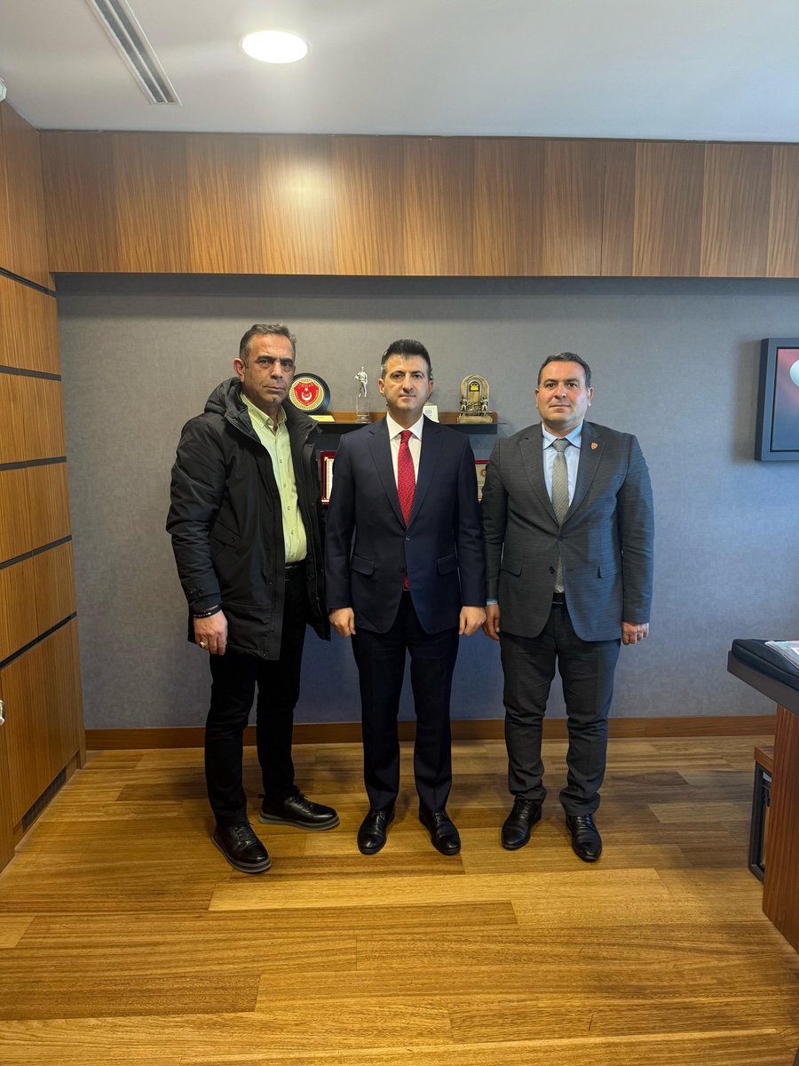 Bugün <a href="/TmsyGaziler/">T.M.S.Y GAZİ SAYILMAYANLAR</a> Başkanımız <a href="/ErtugrlGaziTmsy/">ERTUĞRUL GAZİ DEMİR</a> ve Yönetim Kurulu Başkan Yardımcımız Sn.<a href="/aydem057/">Aytekin Demirel</a> birlikte <a href="/TBMMresmi/">TBMM</a> de <a href="/Akparti/">AK Parti</a> İzmir milletvekili  
Sn.<a href="/celebimehmeta/">Mehmet Ali Çelebi</a> ziyaret edilmiştir. 
Sn.<a href="/celebimehmeta/">Mehmet Ali Çelebi</a> ile <a href="/TmsyGaziler/">T.M.S.Y GAZİ SAYILMAYANLAR</a> vatan evlatlarının Gazilik haklarını için çıkaçak Kanun