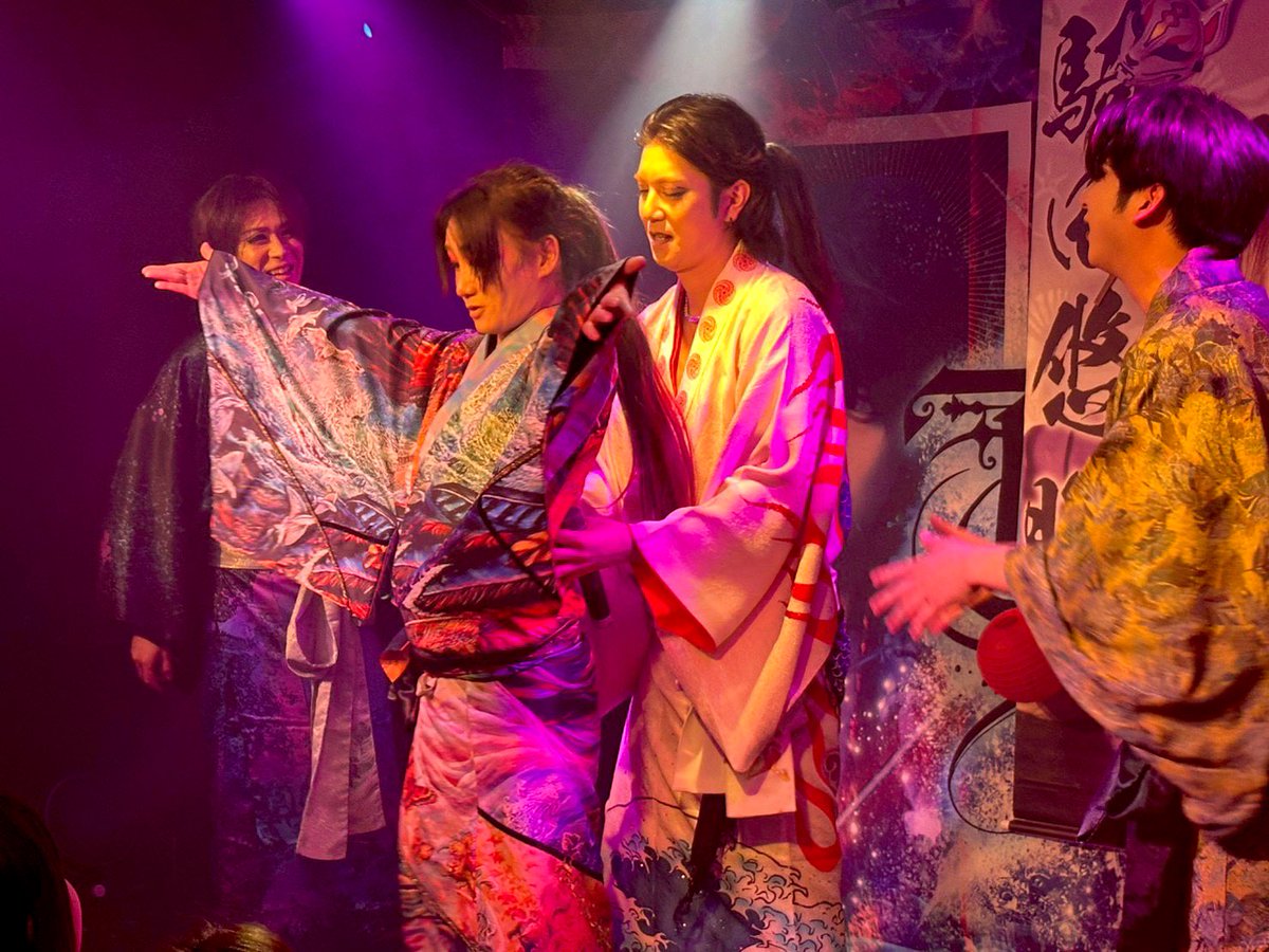 TOKYO流星群月一show
足元悪い中、雪降っとるし
騎田生誕祭ご来場ありがとうございました
バタバタでしたが皆さんと
３人と踊れて馬鹿できて楽しかった😆
一人一人に
本当にありがとうございました

4月5日は流星群13周年祭です
皆さん派手に盛り上がりましょ〜❤️‍🔥
お待ちしております