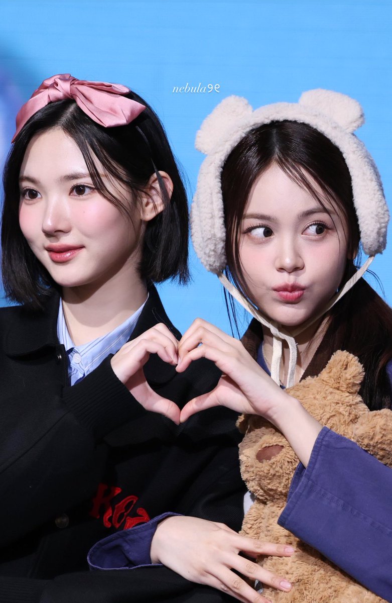 WOOMEN IS IN THE AIR🩵 #Carmen #Jiwoo #Hearts2Hearts #지우 #카르멘 #하츠투하츠