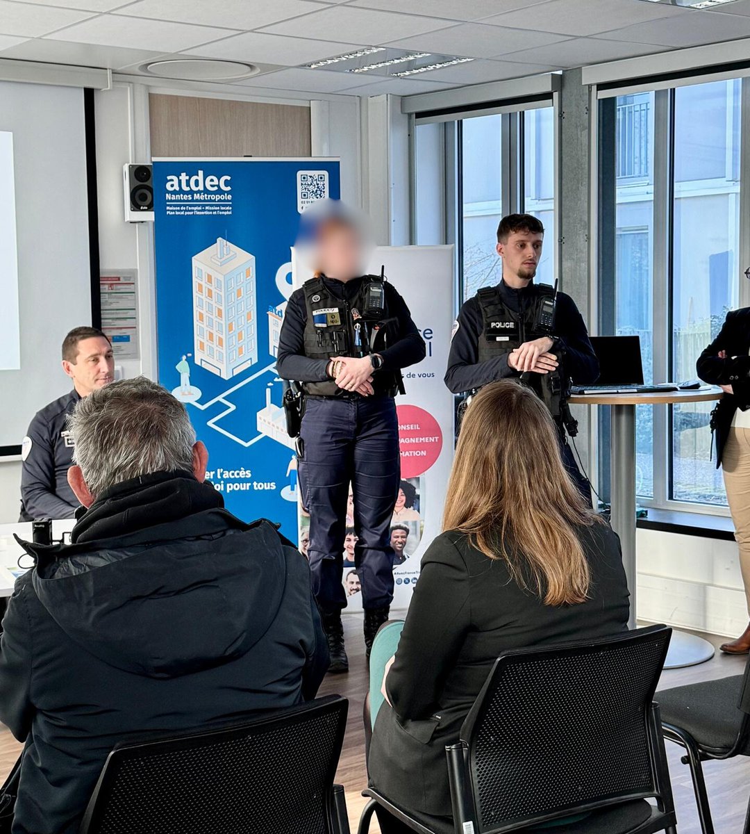 #Recrutement| @prefet44 et la directrice de cabinet ont participé à une présentation du concours de Policier Adjoint en Loire-Atlantique à l’agence #FranceTravail de Nantes Haluchère.

🎯Objectif : promouvoir ce métier essentiel et encourager les candidatures dans le département