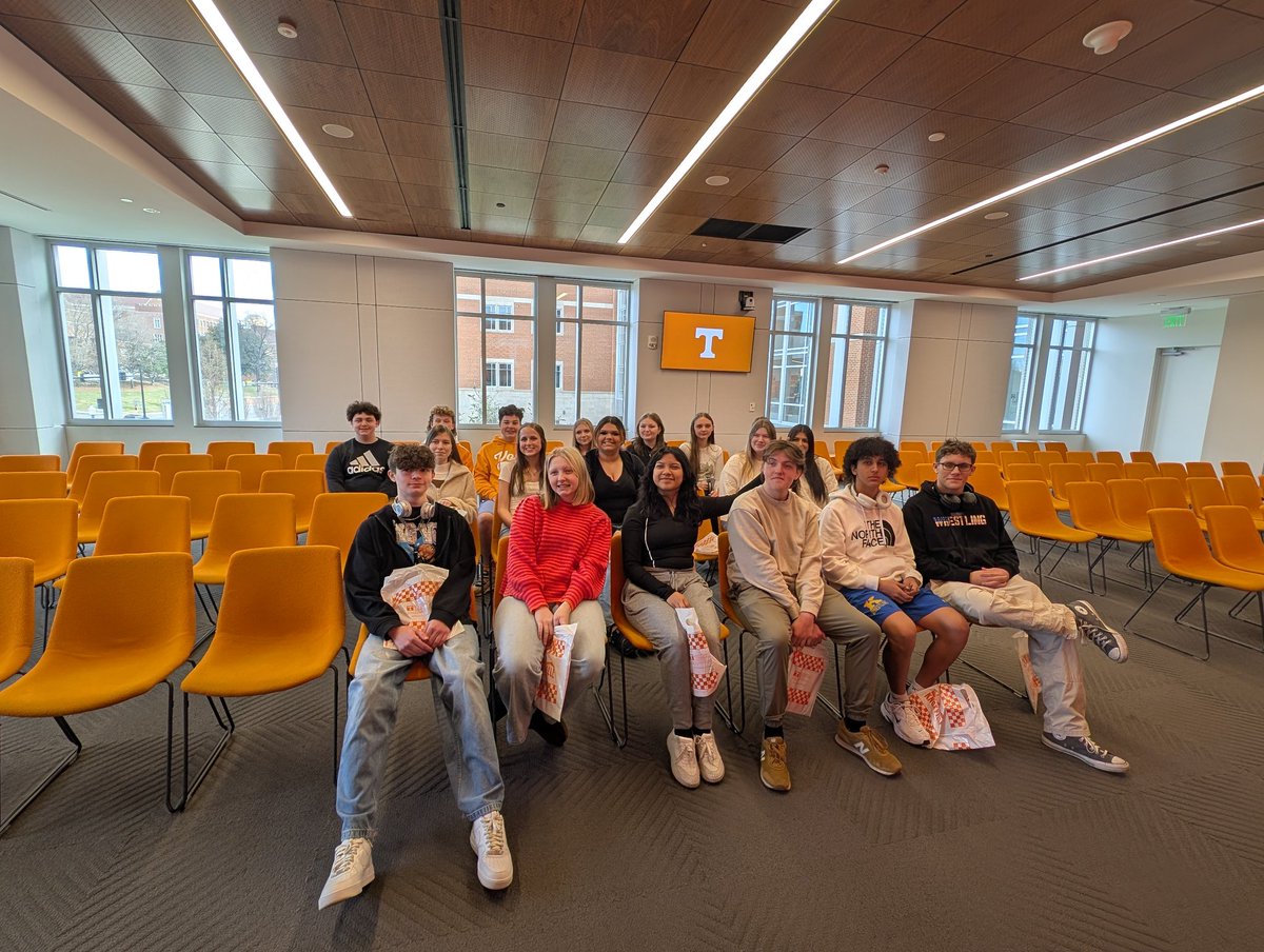 Karns HS Academy of Business & Entreprenership tweet media