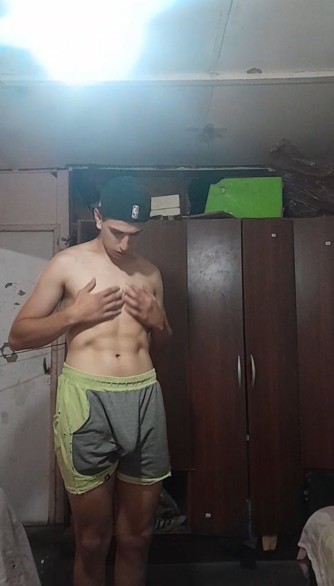 CrottoFran's tweet photo. Rt y les regalo algo super rico al priv😋🍆 Suscribanse si quieren ver mas🤤https://t.co/HG2gccZoVi https://t.co/yFKOrQtv9h