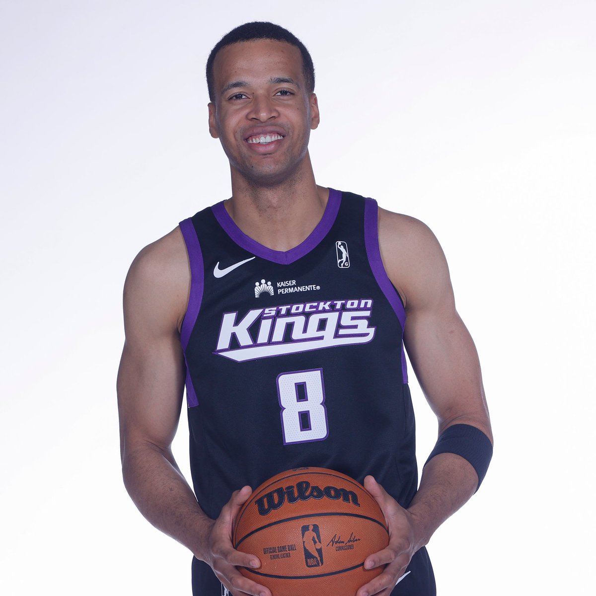 "Welcome back to the NBA, #SkalLabissière! 
Before yesterday's win with the <a href="/SacramentoKings/">Sacramento Kings</a>, his last game was on Dec 22, 2019."

#haitiansinthenba