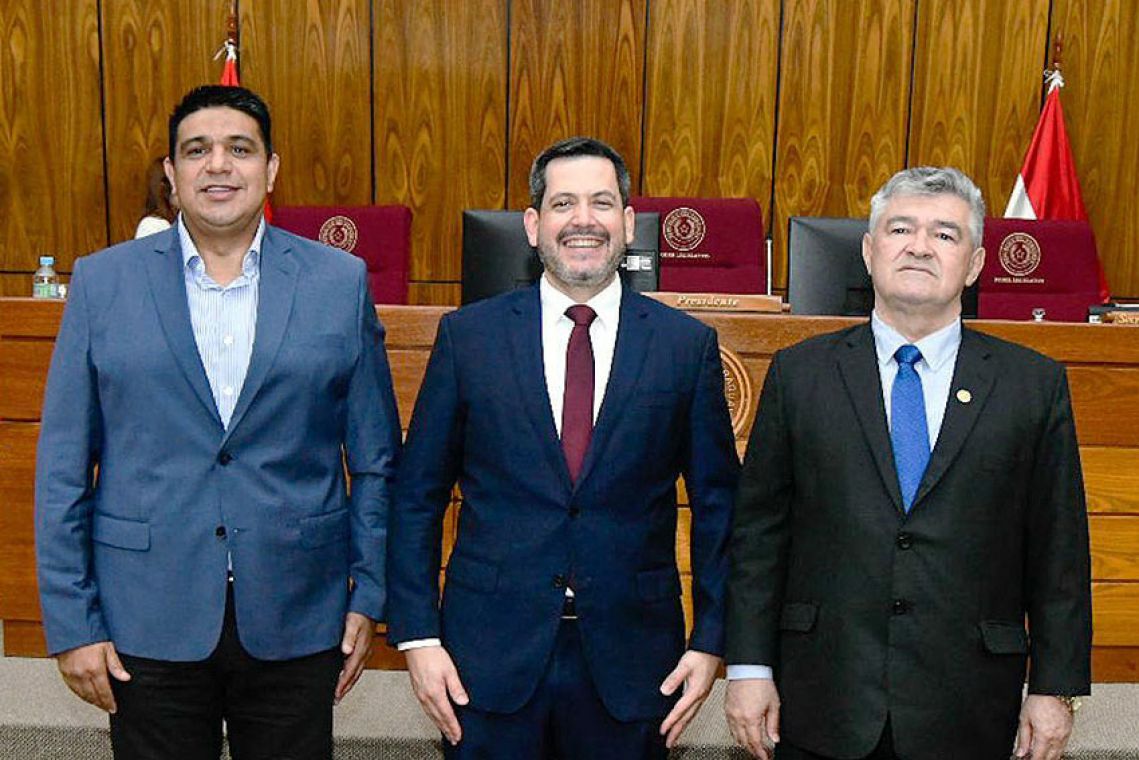 Diputado Latorre fue reelecto por tercer periodo consecutivo con el 92,5% de los votos de todos los sectores

diputados.gov.py/index.php/noti…