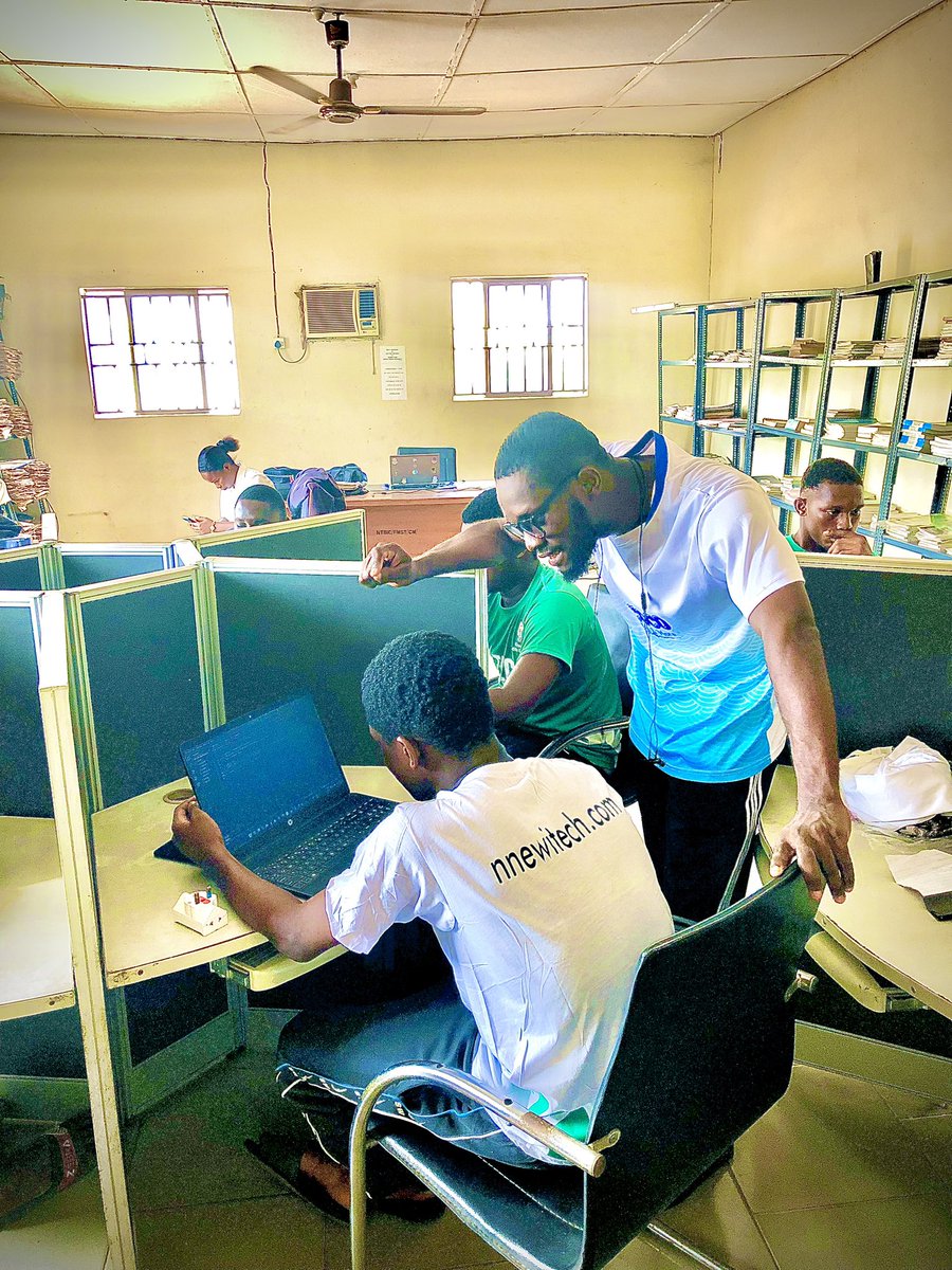 TechFacultyNG's tweet image. Tech in action! Our students are diving deep into coding, web design, and AI at the bootcamp.The future is being built here! 
#LearnTechToday #FutureInTech #TechSkillsThatPay #DigitalRevolution #TechEducation #NnewiTech #TechBootcamp #Coding #AI #WebDevelopment #Trending #explore