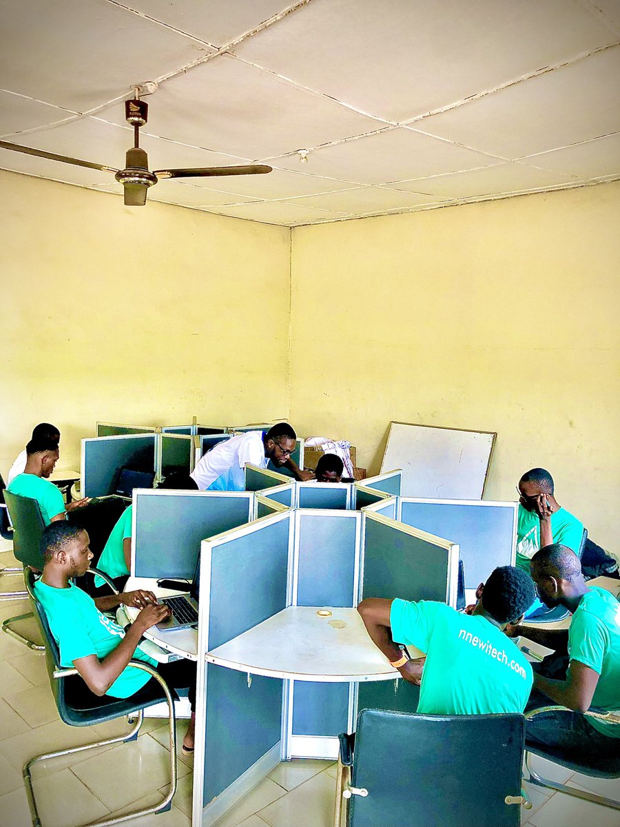 TechFacultyNG's tweet image. Tech in action! Our students are diving deep into coding, web design, and AI at the bootcamp.The future is being built here! 
#LearnTechToday #FutureInTech #TechSkillsThatPay #DigitalRevolution #TechEducation #NnewiTech #TechBootcamp #Coding #AI #WebDevelopment #Trending #explore