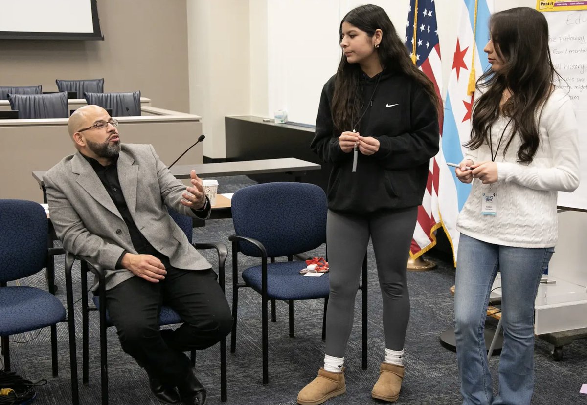 TandL_CPS's tweet image. The NextGen City Council program—powered by  @CPSSocSci  &amp;amp; the Office of the City Clerk—is bringing students to City Hall! 🏛️✨
📍 Michele Clark Magnet HS &amp;amp; Roald Amundsen HS students are stepping into the shoes of policymakers for a City Council Simulation! 💡👩‍⚖️ @ChiPubSchools