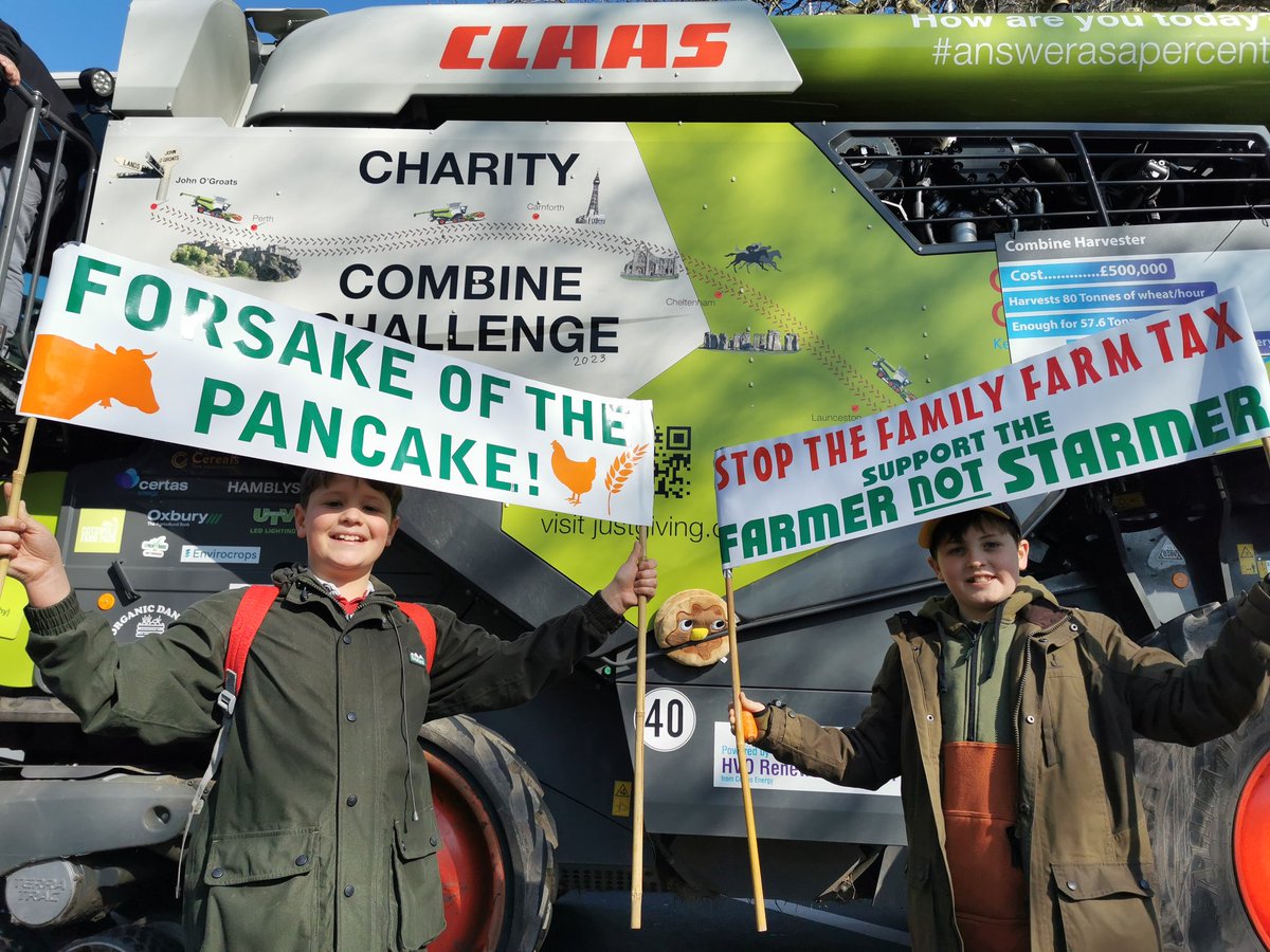 PhilipCaseFW's tweet image. In Photos: Defiant farmers vow they 'won't back down' in fight to overturn the Labour government's farm #inheritancetax plans 🚜💪 #PancakeDayRally #BackBritishFarming #Starmer