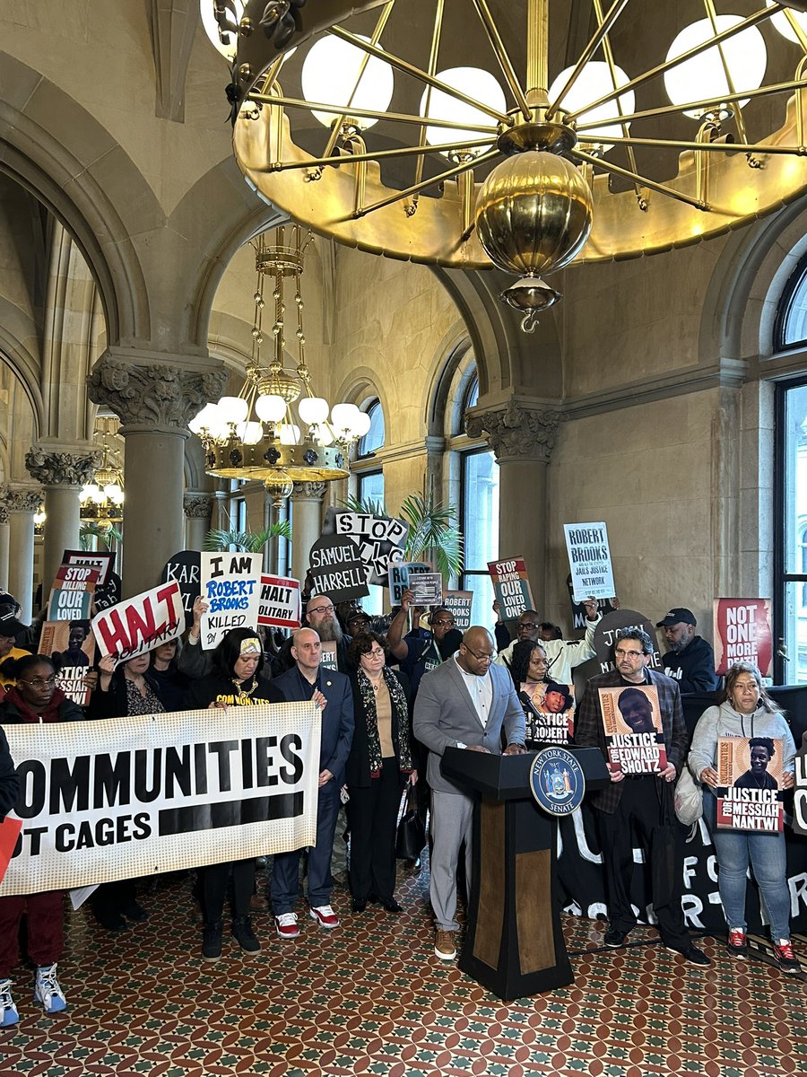 At the NYS Capital right now many here speaking out after the recent deaths of Robert Brooks and Messiah Nantwi inside NYS Correctional Facilities. 

Thomas Gant on the prison workers illegal strike: “This is not about safety…this is about power and control.” <a href="/CBS6Albany/">CBS 6 Albany - WRGB</a>