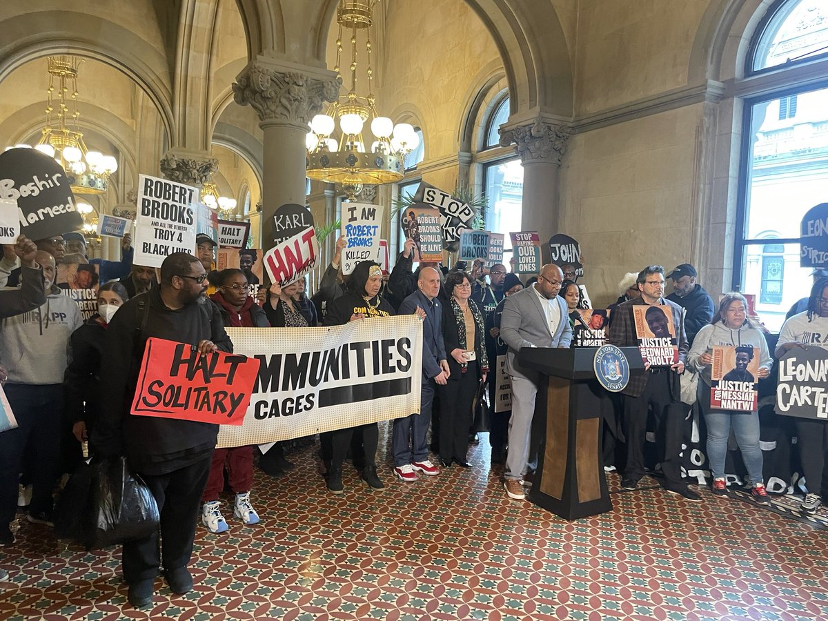 NYCAIC's tweet image. HAPPENING NOW: Lawmakers, survivors of prison guard brutality and abuse, and families of incarcerated people are rallying in the NY Capitol to demand an end to prison guard brutality, full implementation of the HALT Solitary Law, and pathways home for incarcerated people.