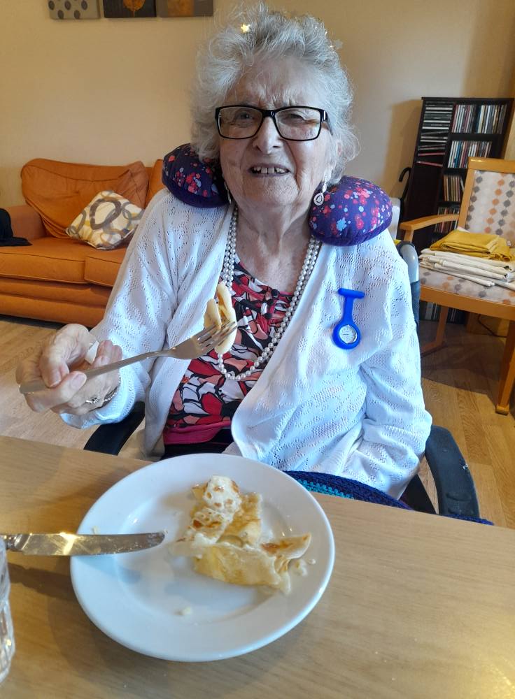 Today is #ShroveTuesday which gave residents and colleagues at Brendoncare Alton the perfect excuse to try out their new pancake maker.

Looks like everyone was having fun and the pancakes were absolutely delicious!