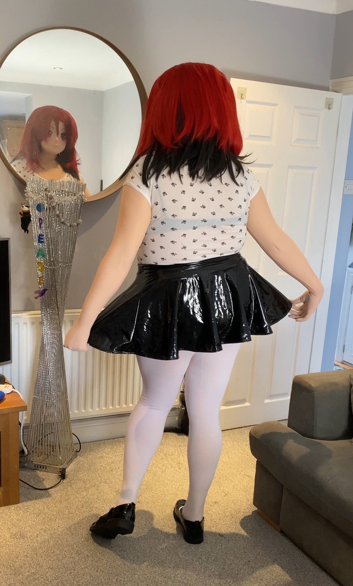 SwitchKara's tweet photo. 63 Days - last one before we start the theme week ^_^ and a week before I need to go back into in my closet.
Still, I can't help but be happy seeing my reflection ^_^
#Kigurumi #NeedMoreClothes #Goal365 https://t.co/Ku5DLACWYO
