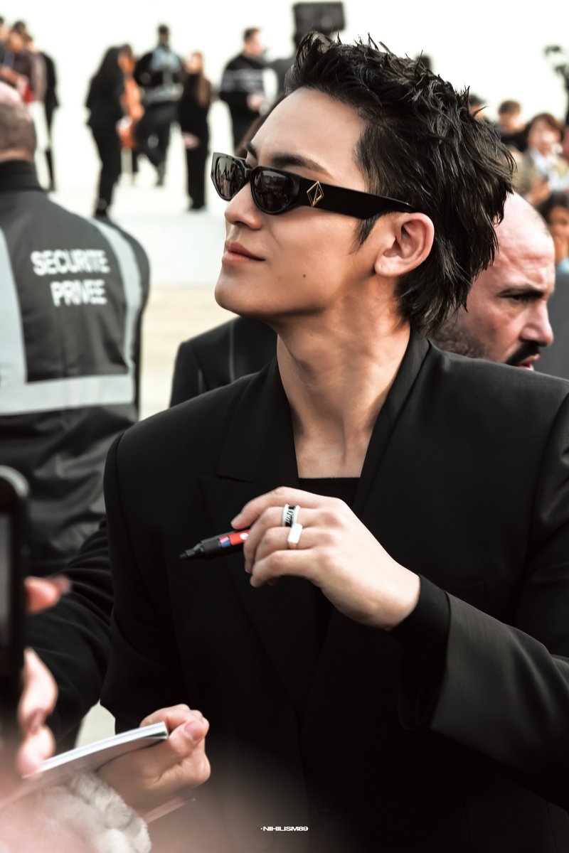 Nihilism_mm's tweet image. 250304

DIOR PRINCE MINGYU AT PFW
#MINGYUxDiorAW25 #ParisFashionWeek
#DiorAW25 @dior @pledis_17