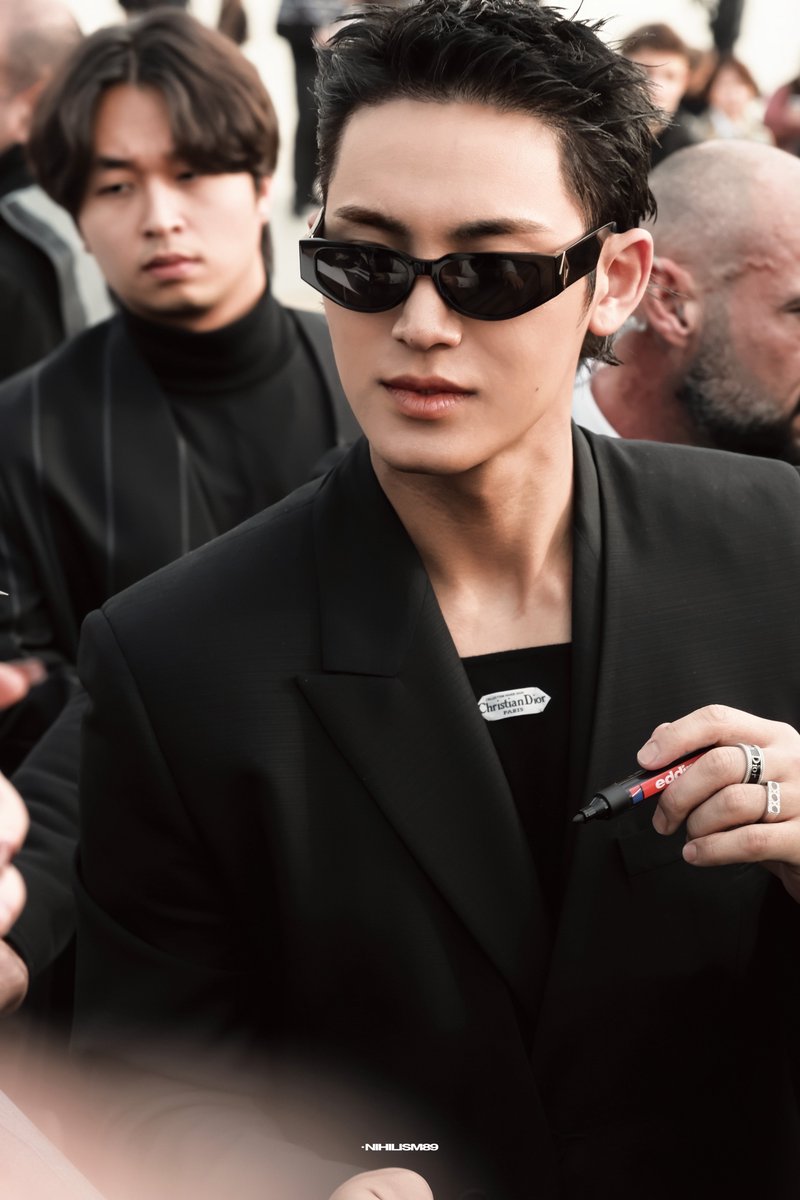 Nihilism_mm's tweet image. 250304

DIOR PRINCE MINGYU AT PFW
#MINGYUxDiorAW25 #ParisFashionWeek
#DiorAW25 @dior @pledis_17