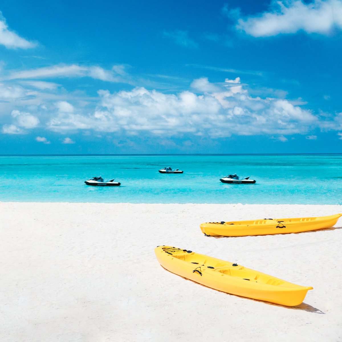 Explore the #Maldives in a different way. Feel the gentle breeze as you paddle through crystal-clear lagoons and discover hidden coves at your own pace.

Check out our water sports options:
jawakara.pulse.ly/wqmdcd2p9e

📷 <a href="/msts_wsde/">Watersports, Scuba Dive, and Excursions</a>