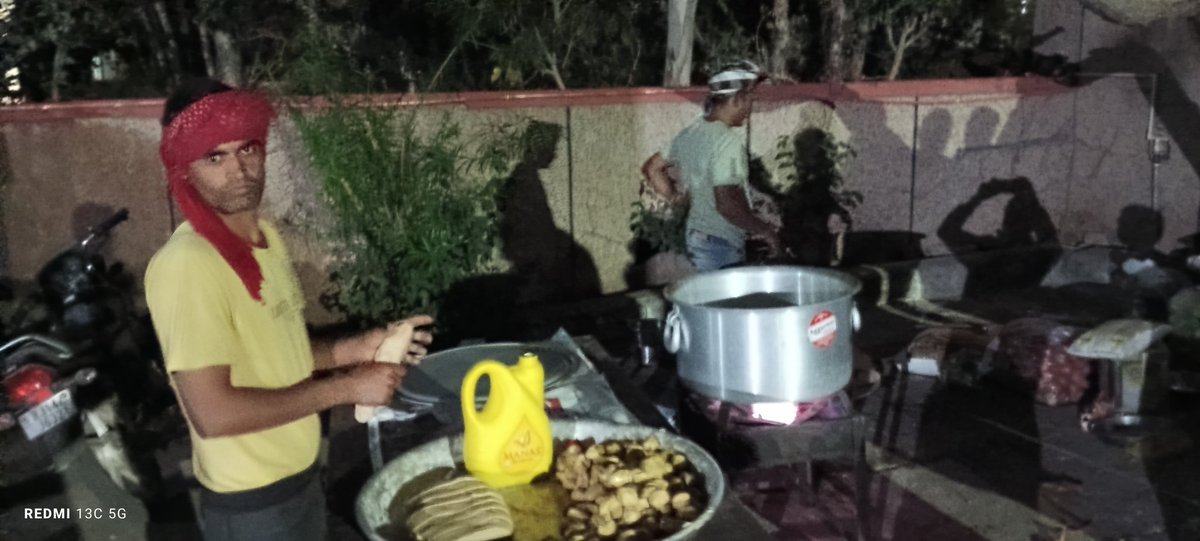 VINODMEENA1991's tweet photo. फार्मासिस्ट भर्ती 2023 की अंतिम सूची जारी करवाने की मांग को लेकर सैकड़ों फार्मासिस्ट अभ्यर्थियों का सीफू संस्थान पर अनिश्चितकालीन धरना निरंतर जारी हैं। जब तक अंतिम सूची जारी नहीं हो जाती तब तक हमारा धरना निरंतर जारी रहेगा...

#फार्मासिस्ट_भर्ती_अंतिम_सूची_जारी_करो
@DIPRRajasthan https://t.co/vYhrl5Yrkr