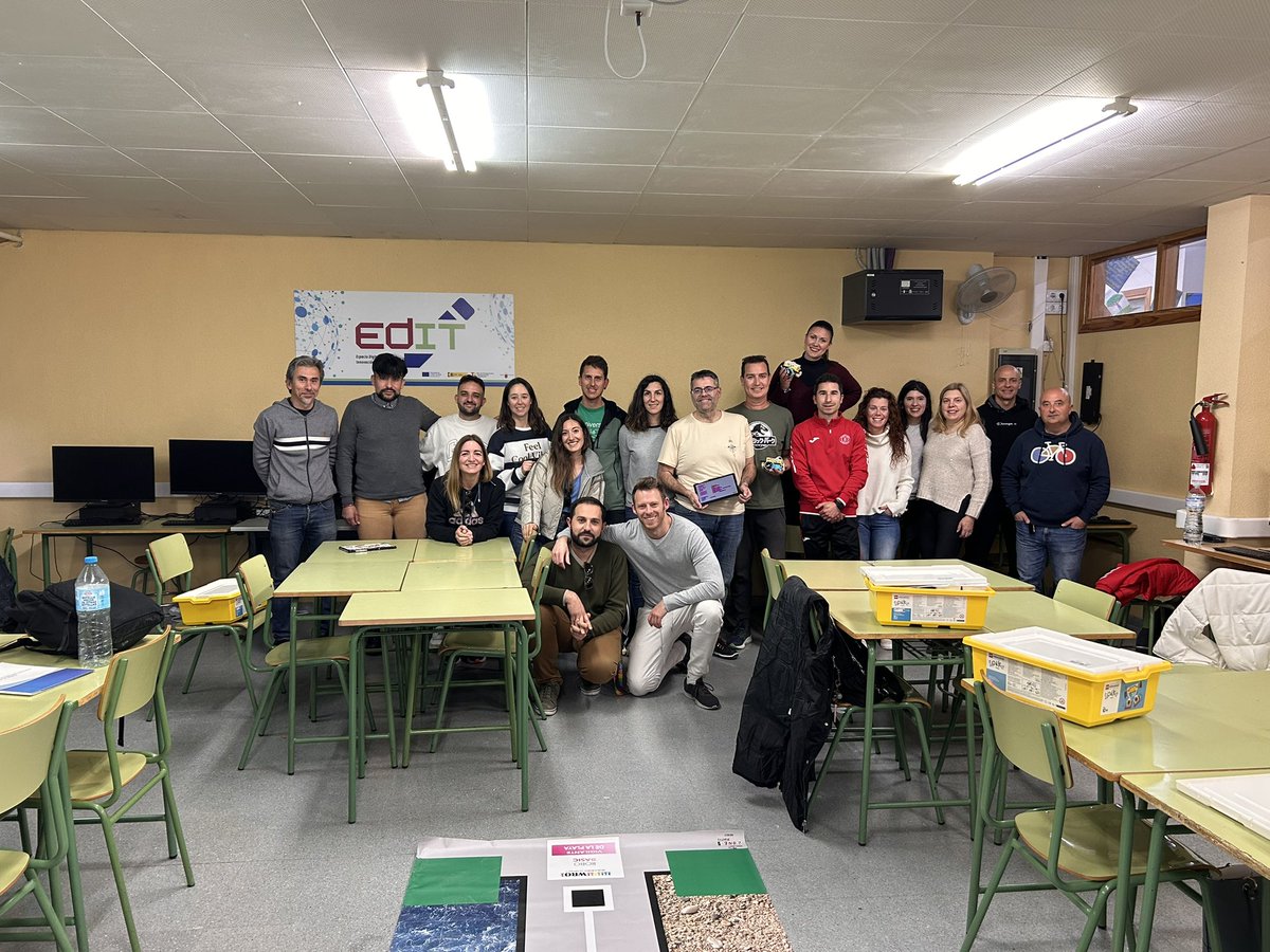 Terminamos una edición más de la formación del curso de Robótica y Programación en Educación primaria del #CPRMURCIA hemos compartido momentos divertidos y de trabajo intenso con diferentes recursos educativos y docentes con ganas de innovar.