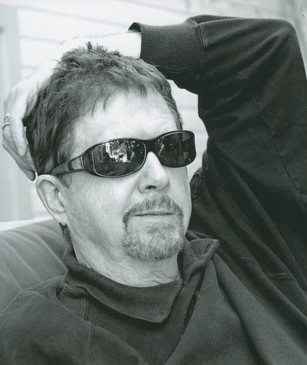 "Robbins identified his main themes as transformation, liberation, and celebration, with plenty of paradox and irreverence thrown in." Gary Lippman remembers his friend, the late American author Tom Robbins. lareviewofbooks.org/article/the-sy…