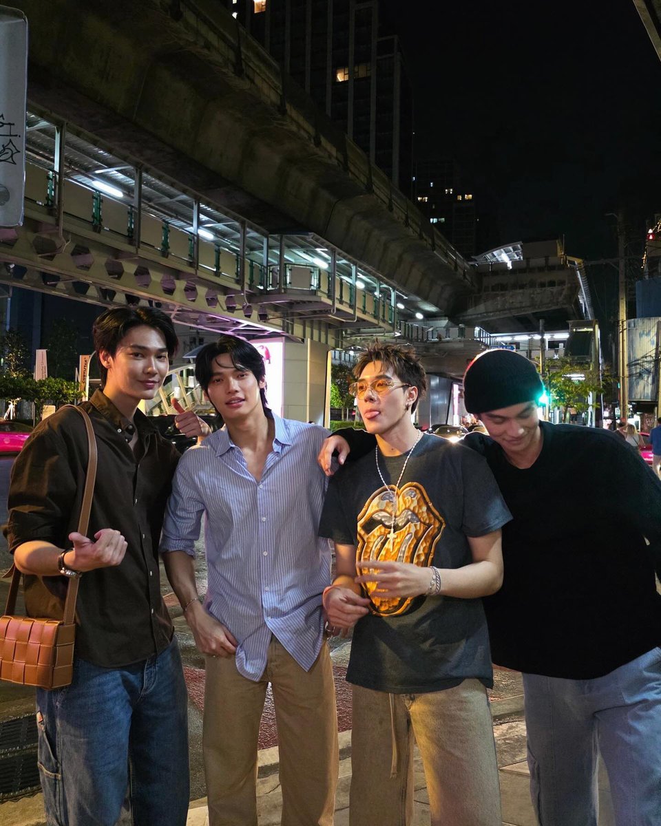 channelfanboys's tweet photo. ภาพประวัติศาสตร์ ที่กลับมามีชีวิต 🥹🥹🥹

#ไบร์ทวิน 
#bbrightvc 
#winmetawin 
#hirunkit_ #dew_jsu https://t.co/1iRN45wWJI