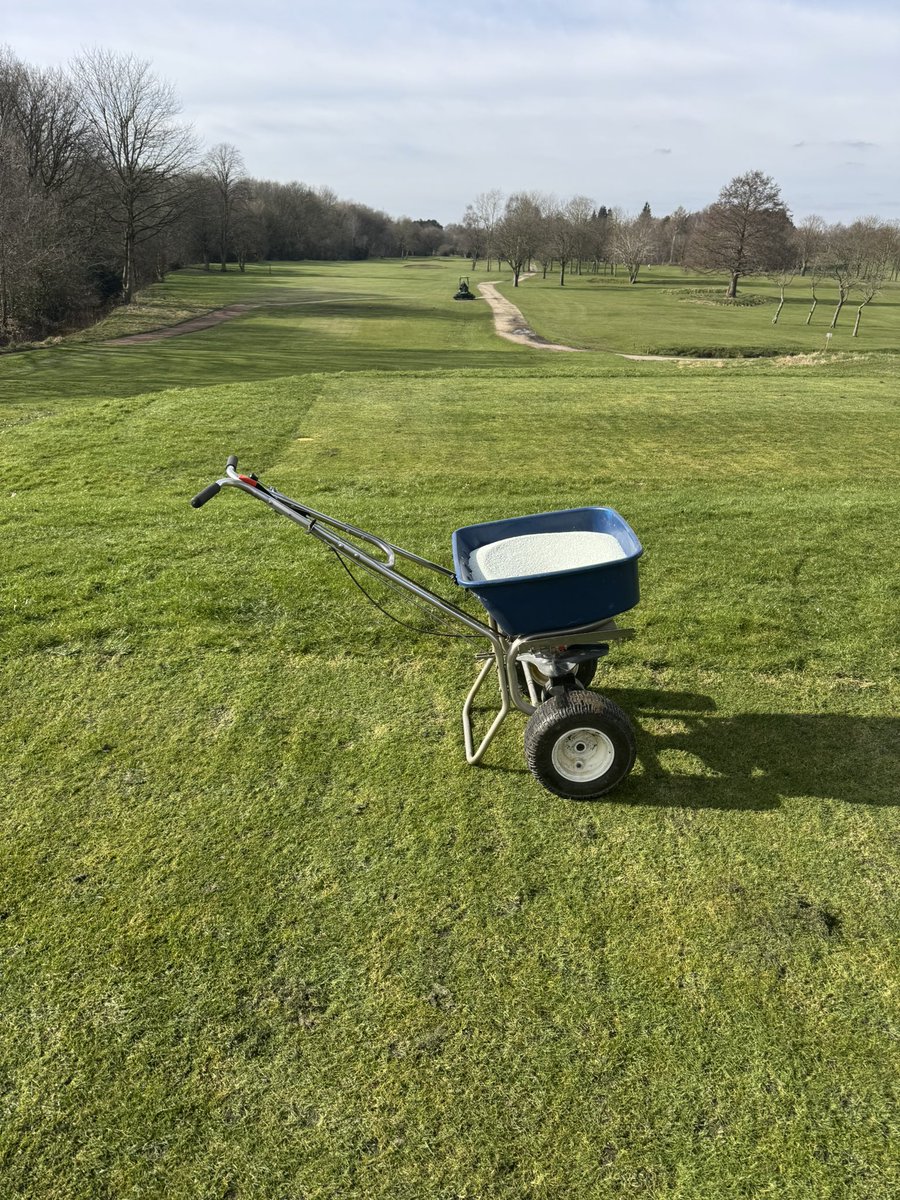 Loads going on today… cutting tees &amp; surrounds / cutting fairways - nice feed going on the tees &amp; the sun was out ⛳️ <a href="/ChorltonPro/">Chorlton Pro Shop</a> <a href="/chorlton_golf/">Chorlton-cum-HardyGC</a> <a href="/davemack74/">david mackinnon</a>