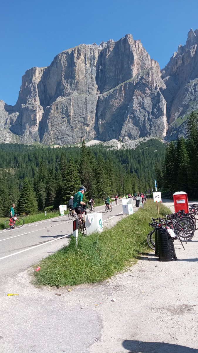 Maratona Dles Dolomitas 2025. Una auténtica etapa del Giro (dorsal asegurado) ciclored.com/events/maraton… vía @<a href="/ciclored/">Ciclored</a>