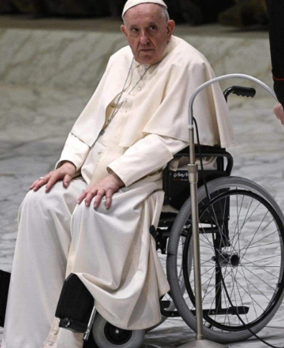Frenk_Woody's tweet image. Sarà che ormai non si regge più in piedi e la sofferenza ne ha modellato il carattere ma questo discorso di Papa Francesco di qualche giorno fa è semplicemente STREPITOSO!

"Puoi avere difetti, essere ansioso e perfino essere arrabbiato, ma non dimenticare che la tua vita è la…