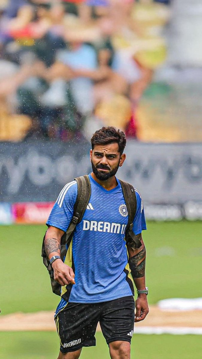Umii4u's tweet photo. @mirtoyiba King of cricket vk18 https://t.co/7IOver49cU