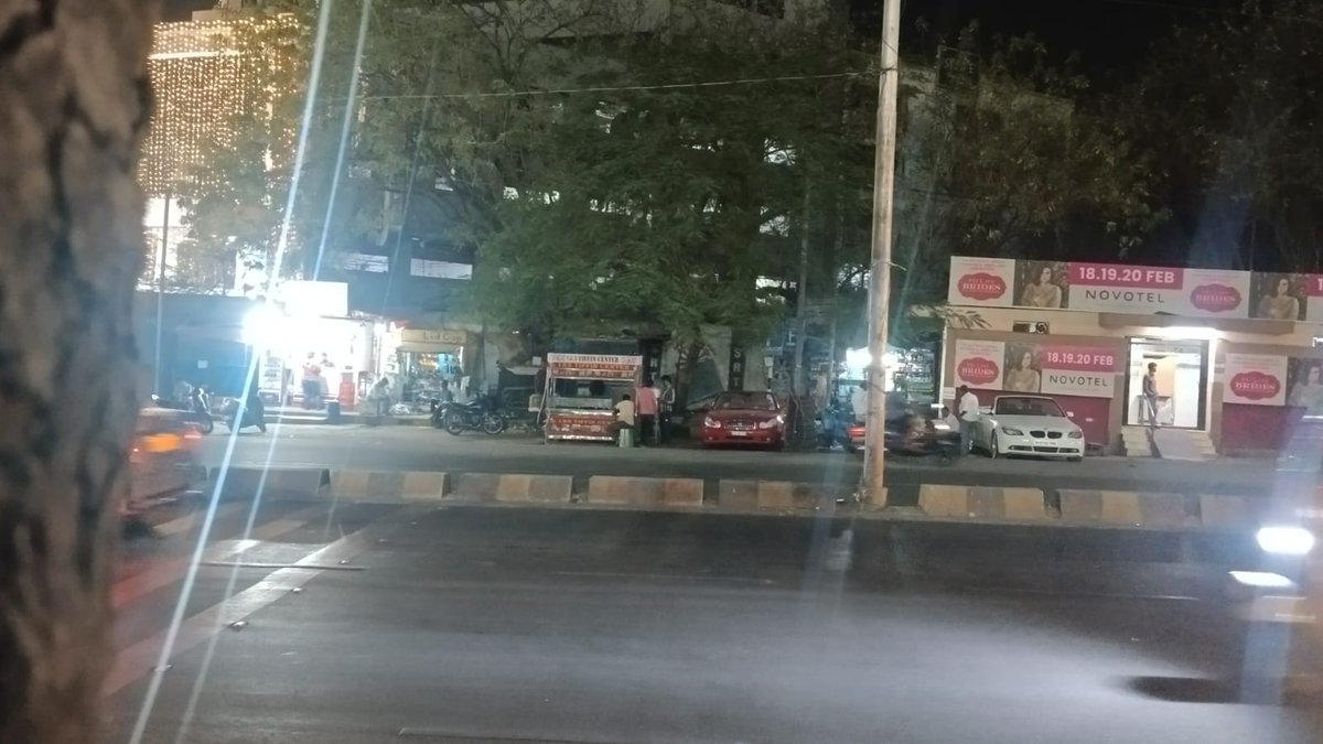 worker1763006's tweet photo. Dear @GHMCOnline @CommissionrGHMC @AddlCPTrHyd on the footpath they are selling unhaigen food to the citizen and they put thala on the footpath without permission traffic ghmc and food department are sleeping for this illegal activities on the government land beside govt college https://t.co/kHGXBpXUIB