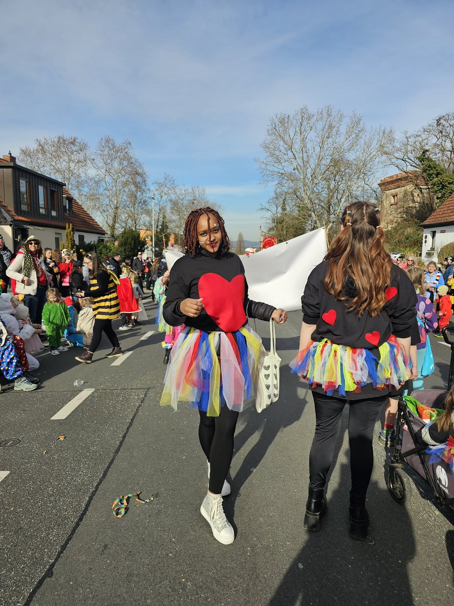 itssation's tweet image. I have become “Germanized ” because what’s this i am doing on a Tuesday afternoon? Attending Karneval. Helau 😅