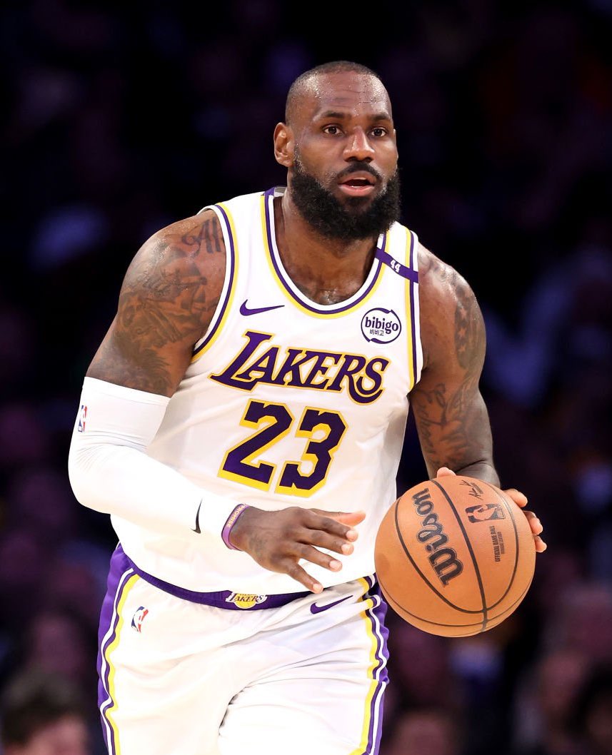 NBACentral (@thedunkcentral) on Twitter photo “If LeBron James got the same calls as SGA, he would be averaging 30+ points a game and it'd be no question who's MVP. ... The league, you’re making a vital mistake if you give that to someone other than him as of right now.”
- Robert Horry on the MVP
(h/t <a href="/LakersDailyCom/">Lakers Daily</a> ) “If LeBron James got the same calls as SGA, he would be averaging 30+ points a game and it'd be no question who's MVP. ... The league, you’re making a vital mistake if you give that to someone other than him as of right now.”
- Robert Horry on the MVP
(h/t <a href="/LakersDailyCom/">Lakers Daily</a> )