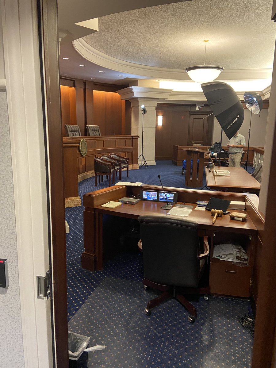 JudgeMinor's tweet image. Time for the official court photo of the Alabama Court of Criminal Appeals.  Welcome @andersonforAL. #imstillstanding #appellateX #appellatetwitter